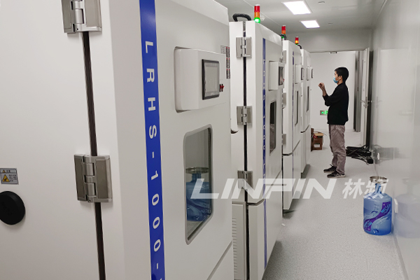 高低溫低氣壓試驗箱的功能原理與行業(yè)應用